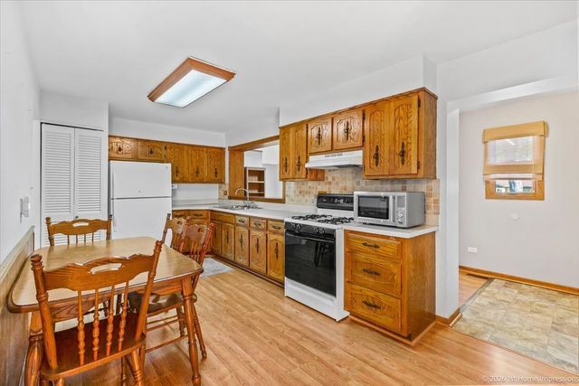 6328 W 85th Street, Burbank, IL 60459