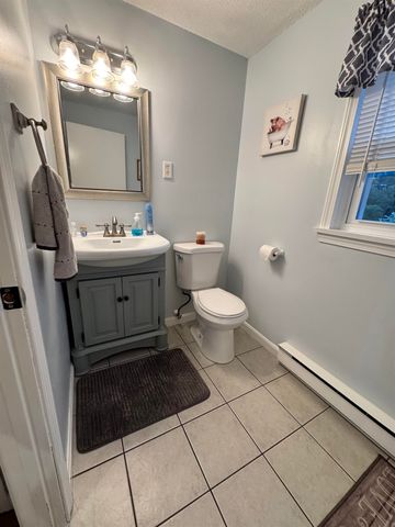 72 Derryfield Road R, Derry, NH 03038