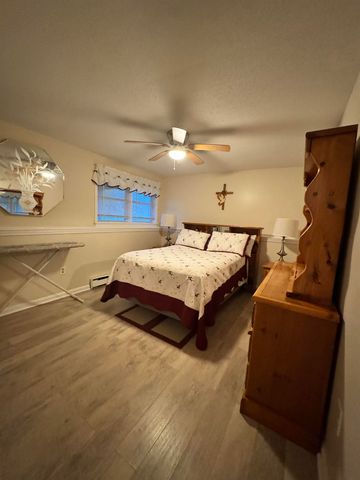 72 Derryfield Road R, Derry, NH 03038