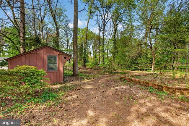 10 PENNSYLVANIA AVE, Fairless Hills, PA 19030