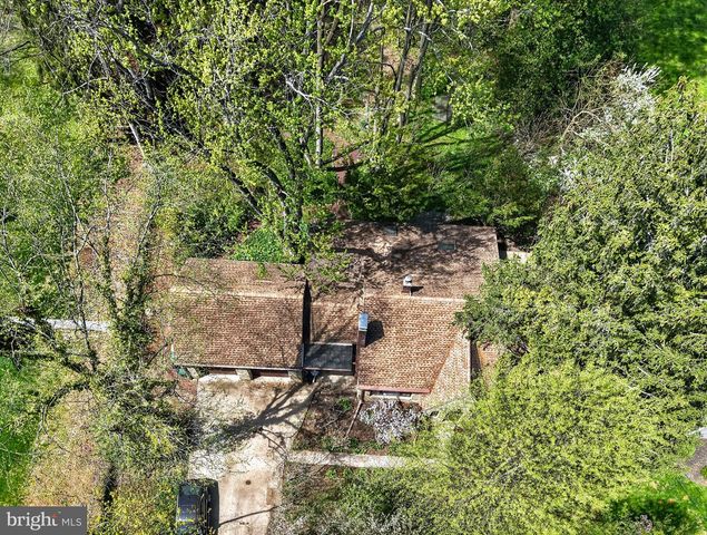 10 PENNSYLVANIA AVE, Fairless Hills, PA 19030