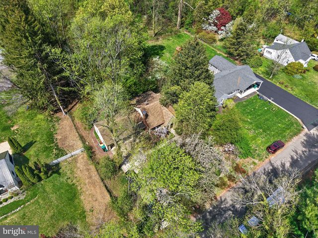 10 PENNSYLVANIA AVE, Fairless Hills, PA 19030