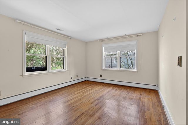 10 PENNSYLVANIA AVE, Fairless Hills, PA 19030