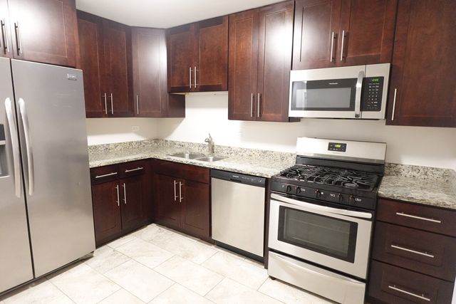 1206 E FAIRVIEW Street 102, Arlington Heights, IL 60005