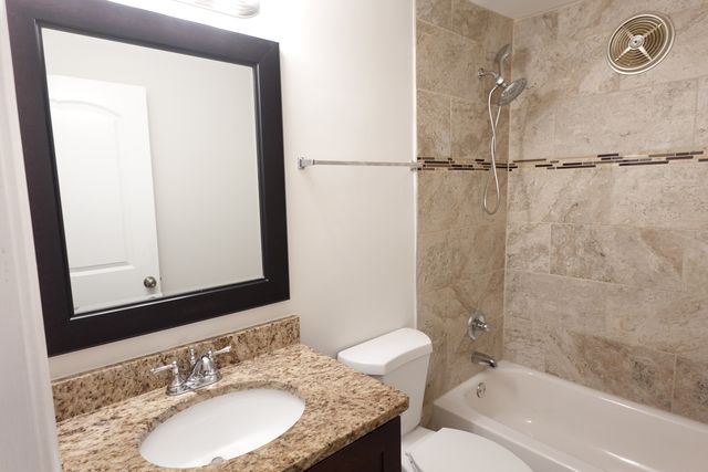 1206 E FAIRVIEW Street 102, Arlington Heights, IL 60005