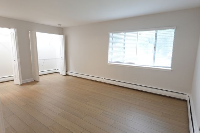 1206 E FAIRVIEW Street 102, Arlington Heights, IL 60005