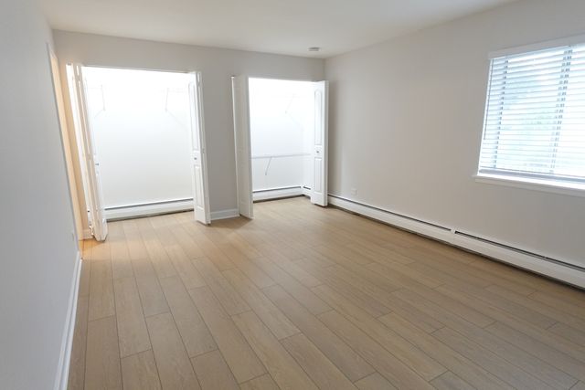 1206 E FAIRVIEW Street 102, Arlington Heights, IL 60005