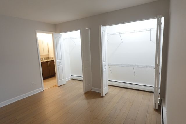 1206 E FAIRVIEW Street 102, Arlington Heights, IL 60005