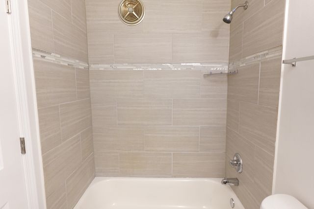 1206 E FAIRVIEW Street 102, Arlington Heights, IL 60005