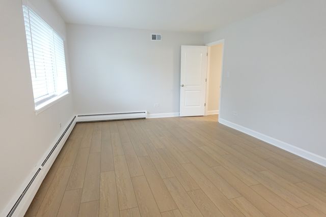1206 E FAIRVIEW Street 102, Arlington Heights, IL 60005