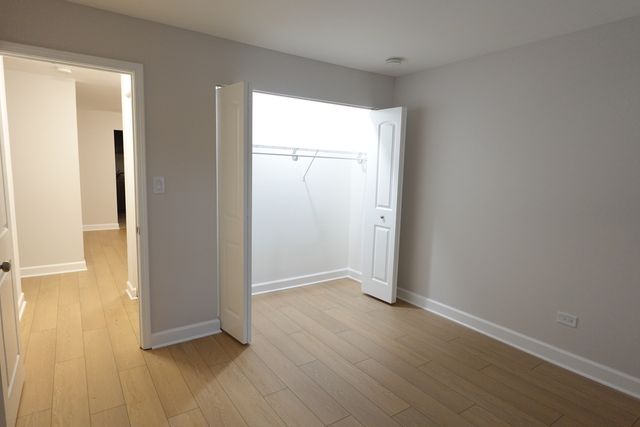 1206 E FAIRVIEW Street 102, Arlington Heights, IL 60005
