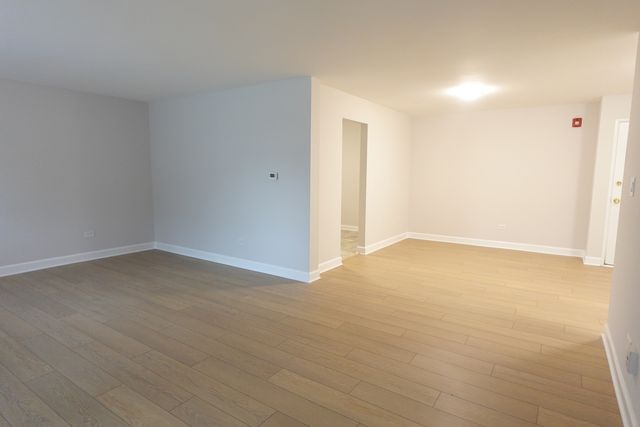 1206 E FAIRVIEW Street 102, Arlington Heights, IL 60005