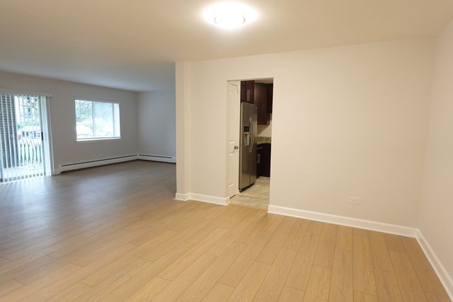 1206 E FAIRVIEW Street 102, Arlington Heights, IL 60005