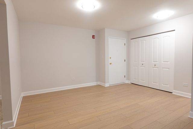1206 E FAIRVIEW Street 102, Arlington Heights, IL 60005