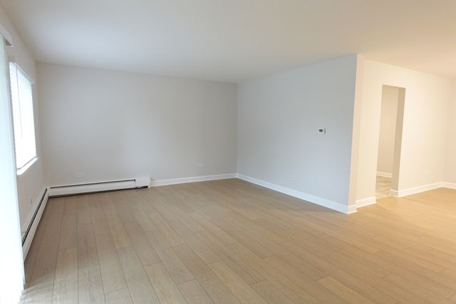 1206 E FAIRVIEW Street 102, Arlington Heights, IL 60005