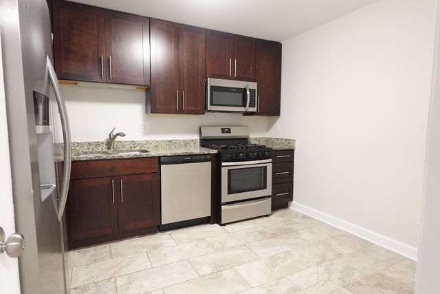 1206 E FAIRVIEW Street 102, Arlington Heights, IL 60005