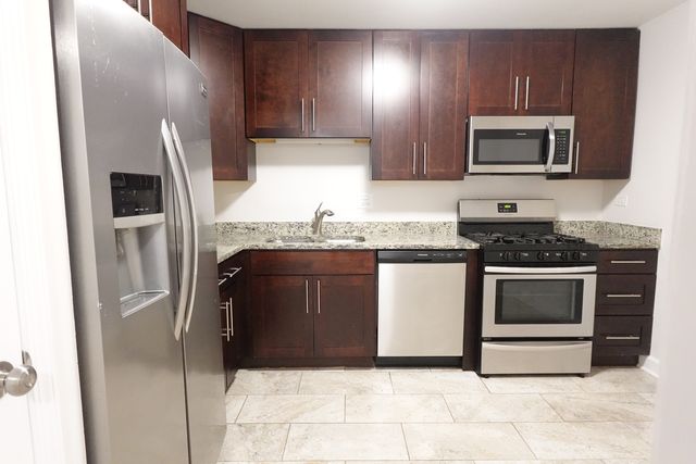 1206 E FAIRVIEW Street 102, Arlington Heights, IL 60005