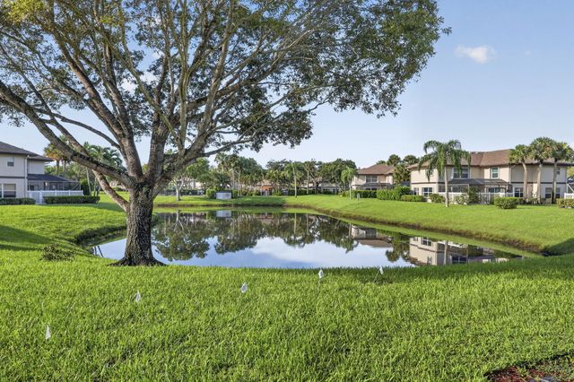 11 AMHERST Court D, Royal Palm Beach, FL 33411