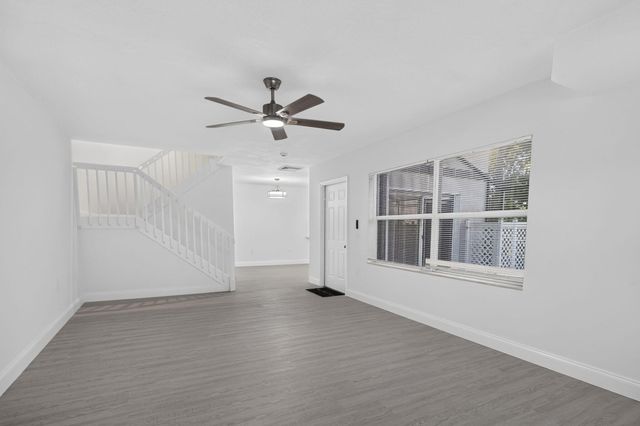11 AMHERST Court D, Royal Palm Beach, FL 33411