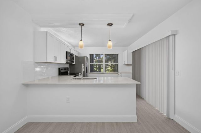 11 AMHERST Court D, Royal Palm Beach, FL 33411