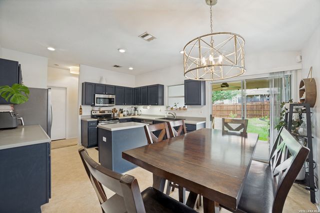 682 LYNX MTN, San Antonio, TX 78251