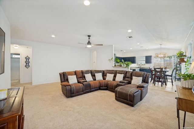 682 LYNX MTN, San Antonio, TX 78251