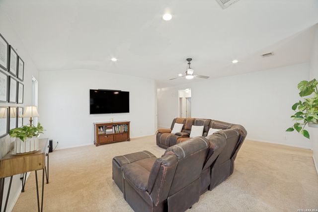 682 LYNX MTN, San Antonio, TX 78251