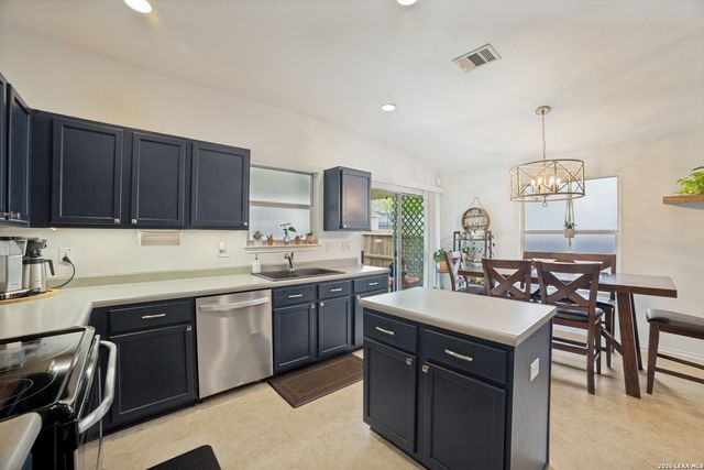 682 LYNX MTN, San Antonio, TX 78251