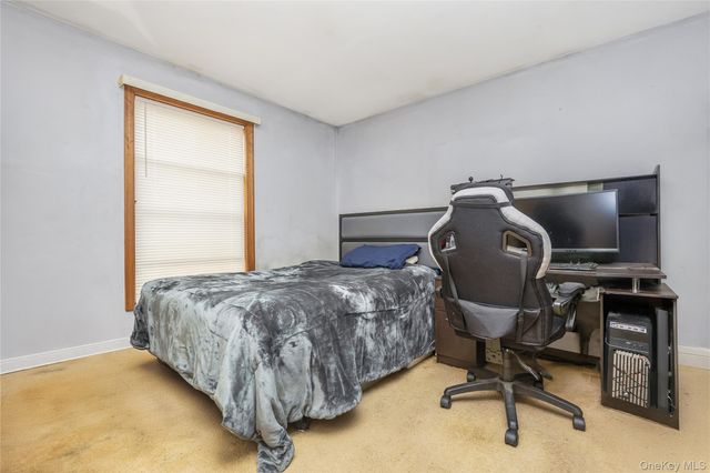 320 S Fulton Avenue, Lindenhurst, NY 11757