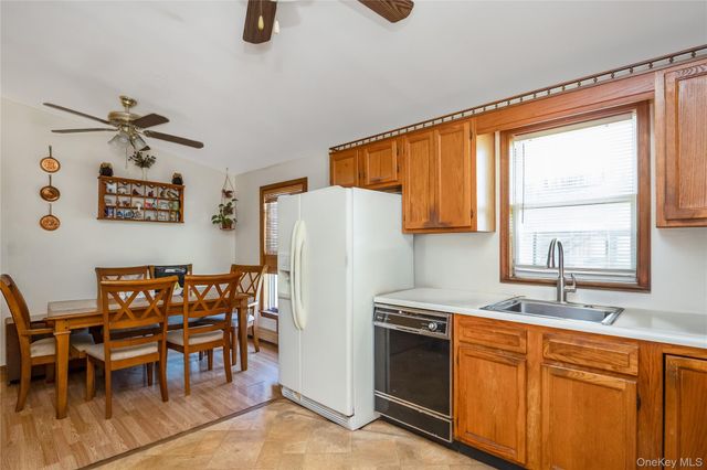 320 S Fulton Avenue, Lindenhurst, NY 11757