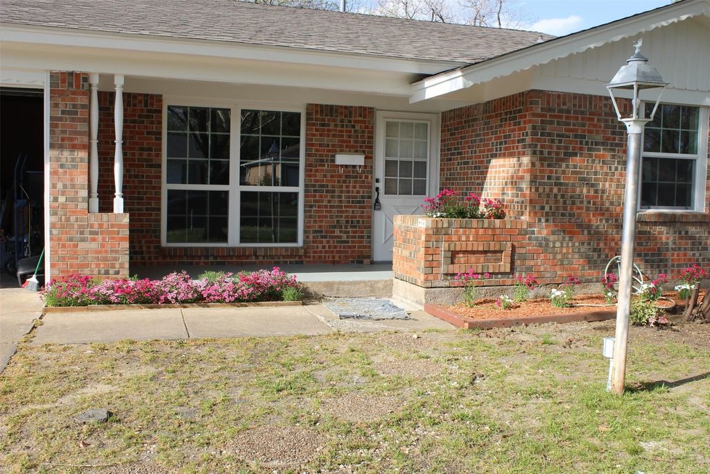 1807 W Scott Street, Sherman, TX 75092