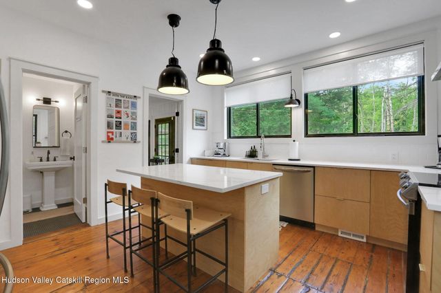 1015 Creek Locks Road, Rosendale, NY 12472