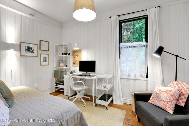 1015 Creek Locks Road, Rosendale, NY 12472