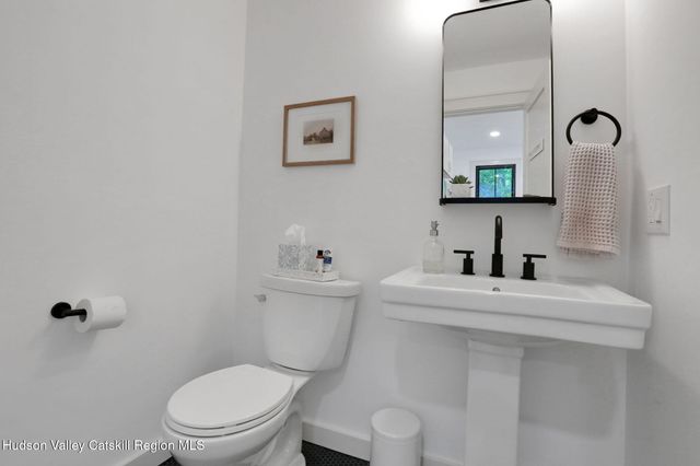 1015 Creek Locks Road, Rosendale, NY 12472