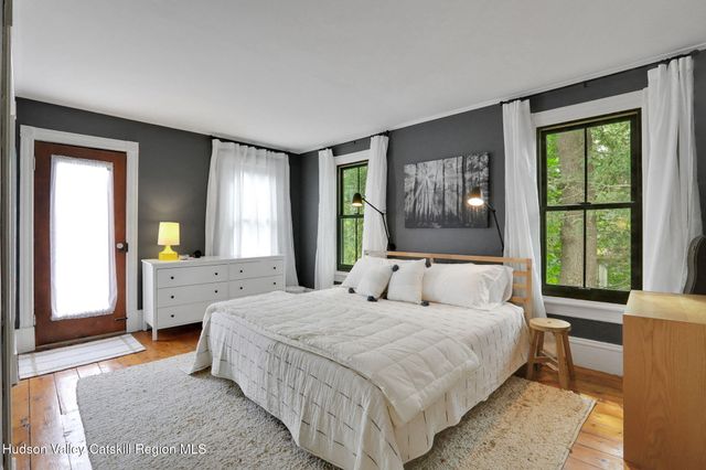 1015 Creek Locks Road, Rosendale, NY 12472