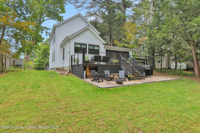 1015 Creek Locks Road, Rosendale, NY 12472