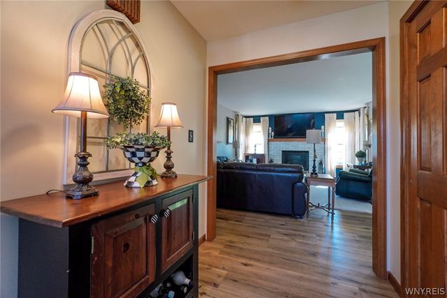 70 Nina, West Seneca, NY 14224