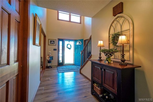 70 Nina, West Seneca, NY 14224