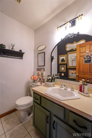 70 Nina, West Seneca, NY 14224