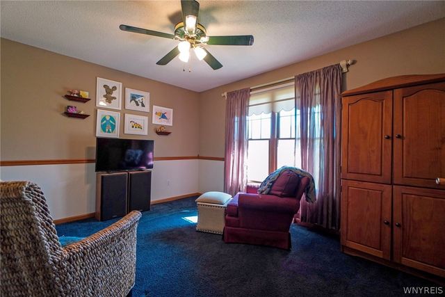 70 Nina, West Seneca, NY 14224