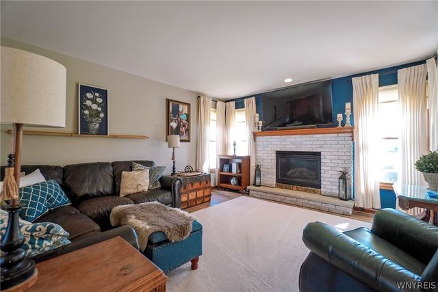 70 Nina, West Seneca, NY 14224