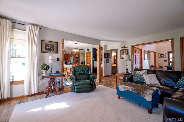70 Nina, West Seneca, NY 14224