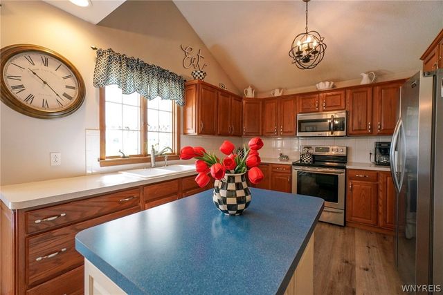 70 Nina, West Seneca, NY 14224