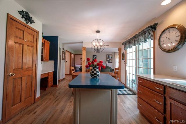 70 Nina, West Seneca, NY 14224