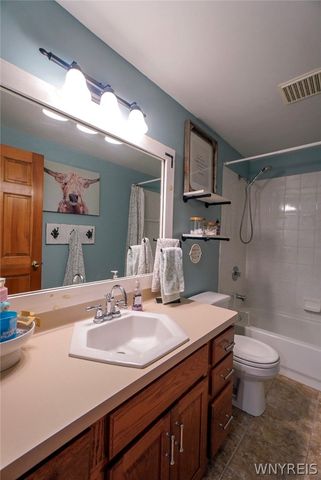 70 Nina, West Seneca, NY 14224