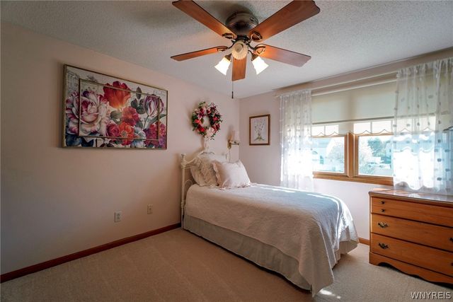 70 Nina, West Seneca, NY 14224