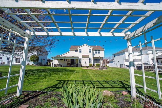 70 Nina, West Seneca, NY 14224