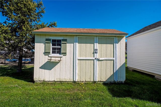 70 Nina, West Seneca, NY 14224