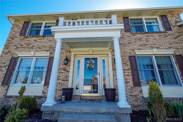 70 Nina, West Seneca, NY 14224