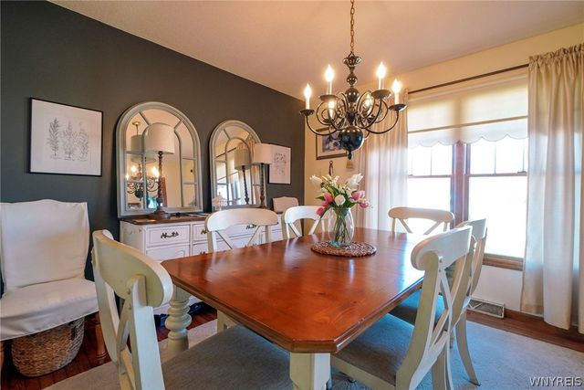 70 Nina, West Seneca, NY 14224